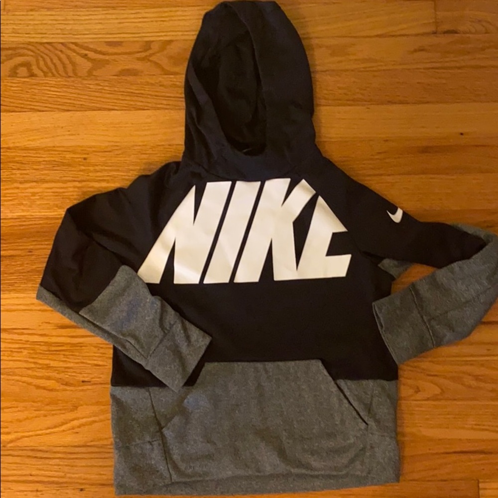 Boys Nike Dri-Fit athletic pullover hoodie size 8